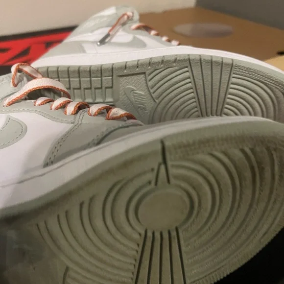 Jordan 1 Retro High OG
I Seafoam (Women's) - Picture 5 of 9
